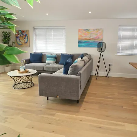 Luxury Beachside Sea View Apartment