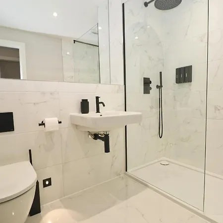 Luxury Beachside Sea View * Saint Merryn