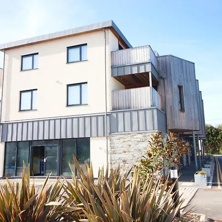 Luxury Beachside Sea View Apartment